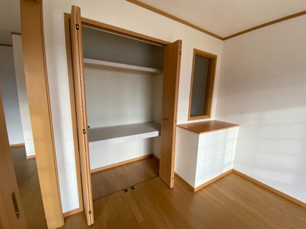 収納(同型参考写真です。)