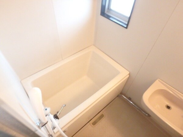 バス／シャワールーム等(別部屋の写真です)