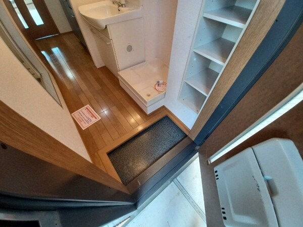 玄関(同タイプ部屋写真です。)