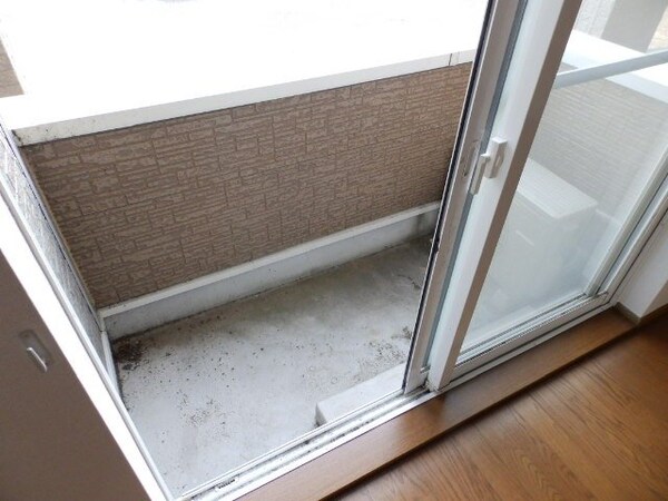 バルコニー(同建物の別部屋反転写真です)
