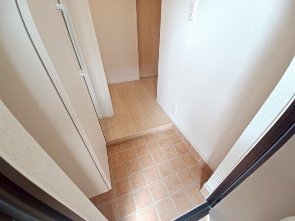 玄関(同型反転写真)