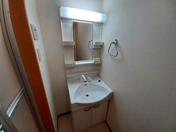 洗面所(同物件別部屋のお写真です。)