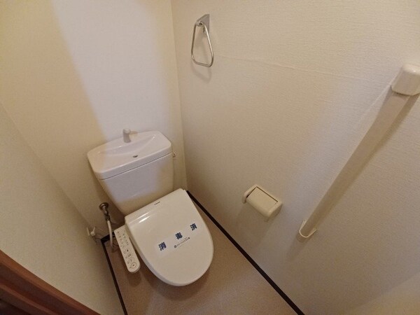 トイレ(同物件別部屋のお写真です。)