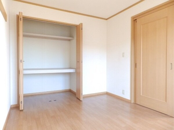 収納(同型反転タイプの画像です)