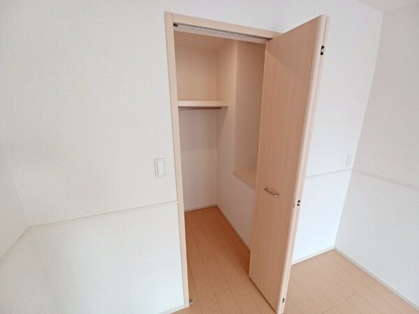 収納(同物件反転タイプの画像です)