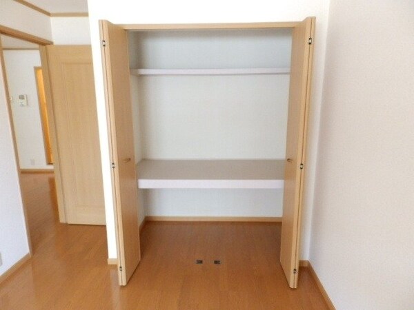 収納(同型反転タイプの画像です)