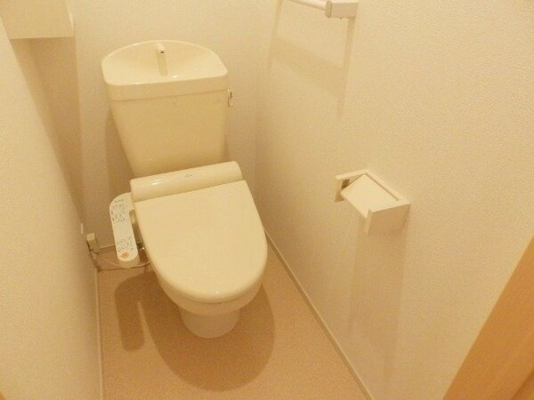 トイレ(同型タイプの写真です)