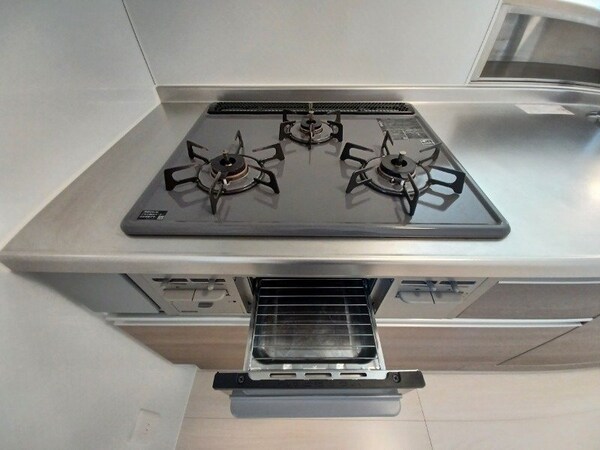 キッチン(同型反転参考写真)