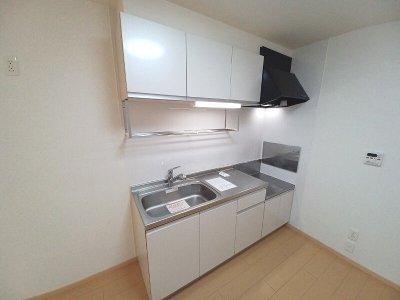 物件内観写真7　(同物件別室反転写真)