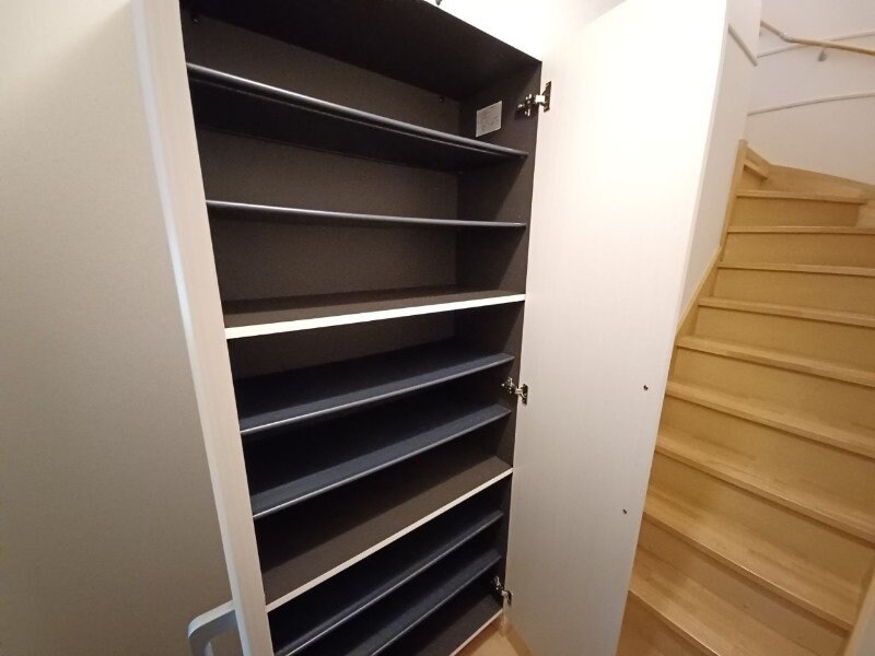 物件内観写真21　(同物件別室反転写真)