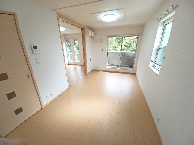 物件内観写真23　(同物件別室反転写真)