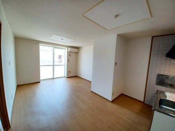 居室・リビング(同物件別部屋のお写真です。)