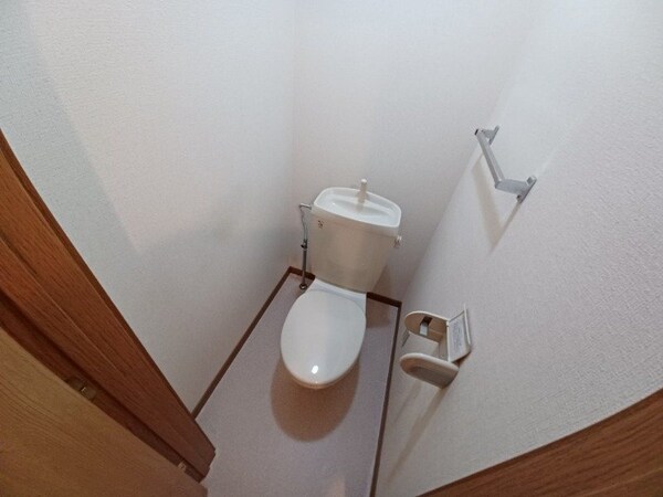 トイレ(同物件別部屋のお写真です。)
