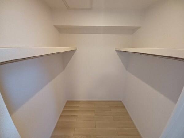 収納(同型参考写真)