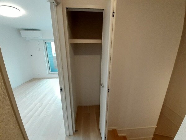 収納(同型参考写真)