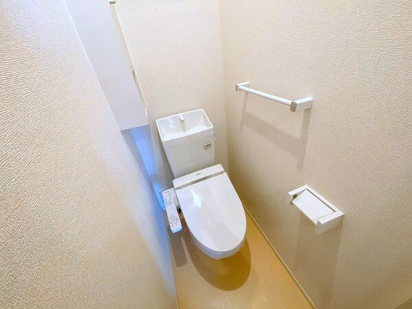 トイレ(同型部屋写真です。)