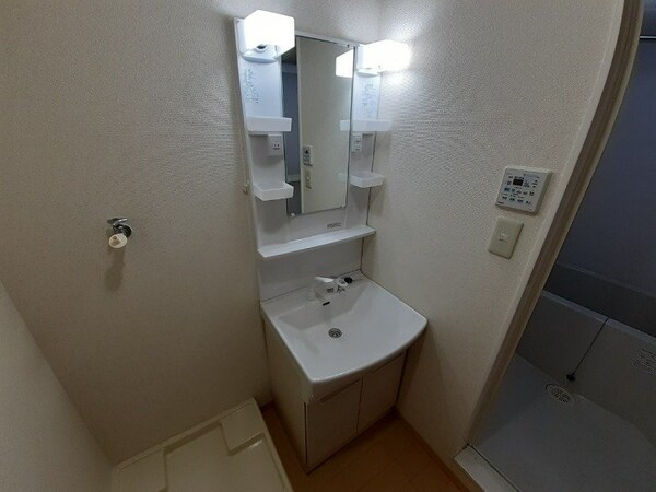 洗面所(同型参考写真)