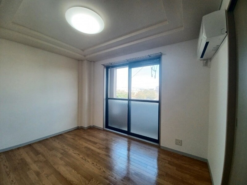 物件内観写真13　(同建物の別部屋写真です)