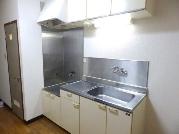 キッチン(同型参考写真)