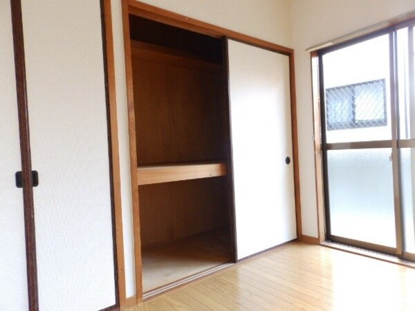 収納(同型参考写真)