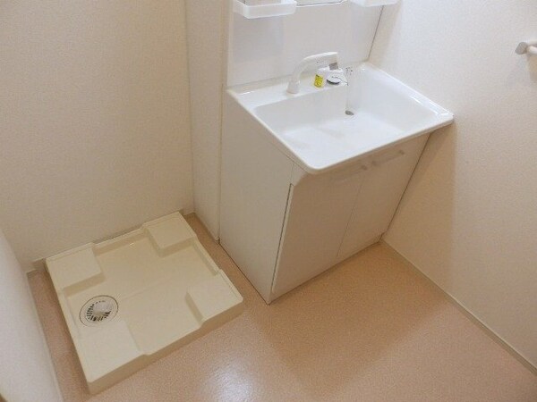 洗面所(同型参考写真)