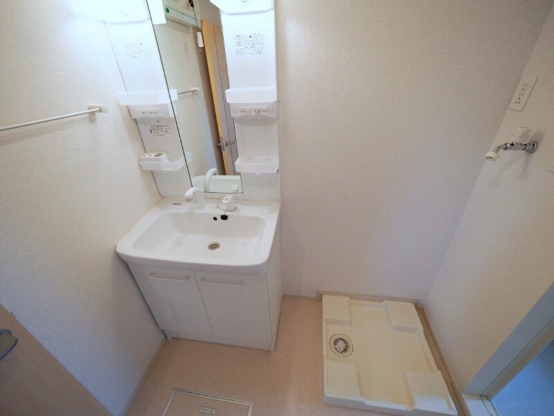 物件内観写真8　(同型別室のお写真です)