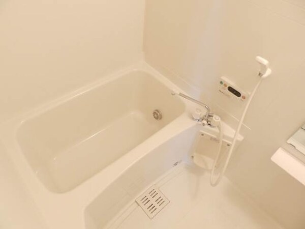 バス／シャワールーム等(同型参考写真)