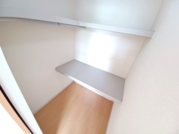 収納(同型参考写真)