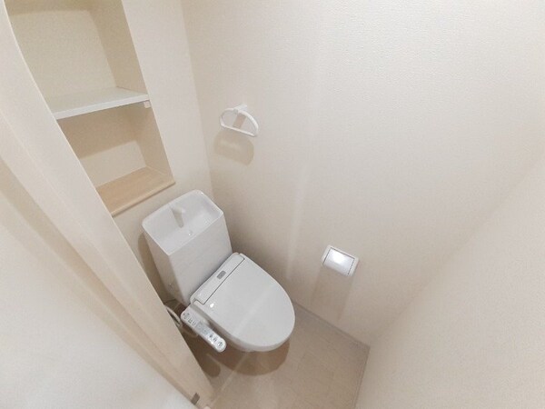 トイレ(同タイプのお部屋の参考写真です。)