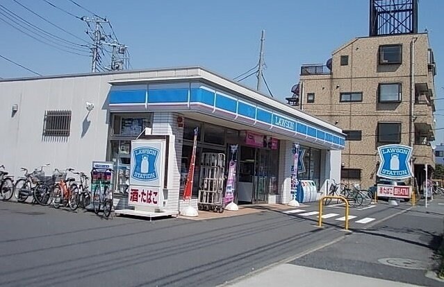 物件外観写真3　(LAWSONまで500m)