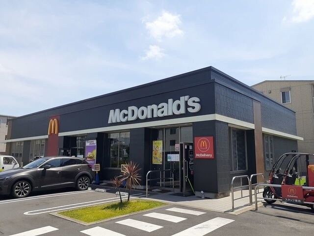 物件外観写真4　(マクドナルト六町店まで240m)