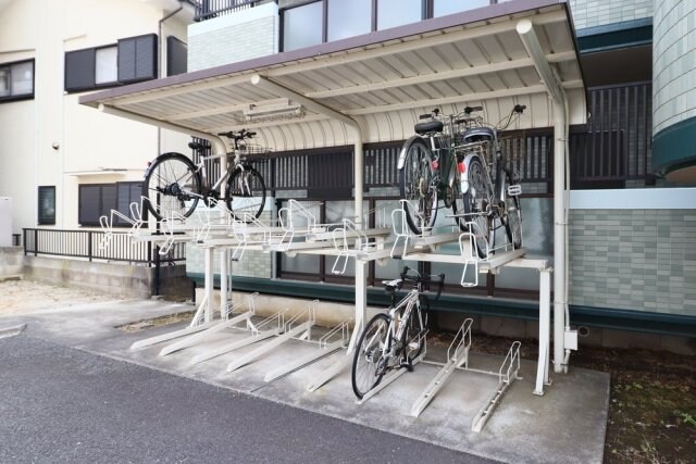 物件内観写真5　(駐輪場)