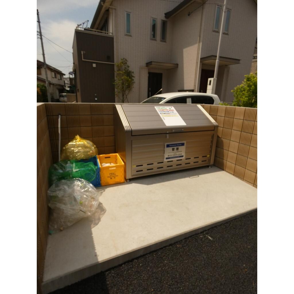 物件内観写真15　(ゴミ置場)