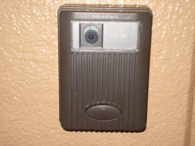 物件内観写真28　(カメラ付インターホン)