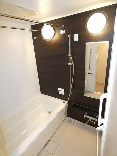 物件内観写真4　(浴室　内装済)