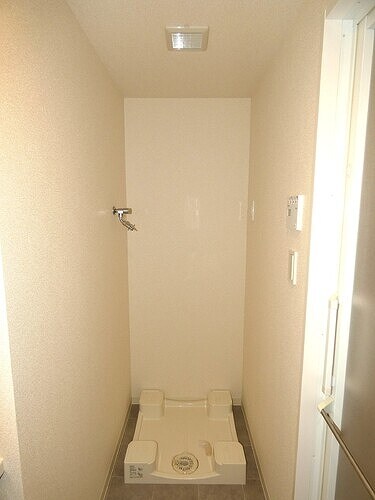 物件内観写真14　(室内洗濯機置場　内装済)