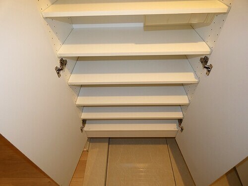 物件内観写真22　(下足入　内装前)