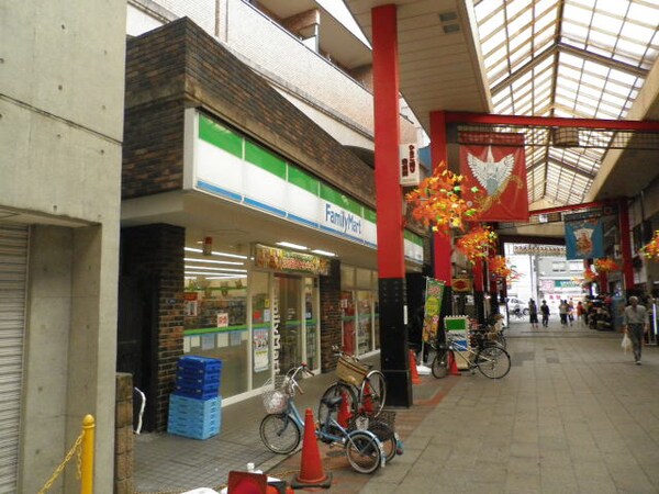 周辺環境(ファミリーマート 花やしき遊園地前店 228m)
