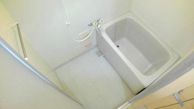 浴室(コンパクトで使いやすいお風呂です)