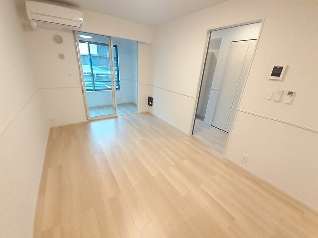 物件内観写真9　(使いやすい居間です)