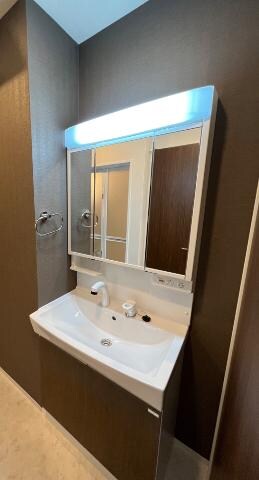 物件内観写真11　(洗面)