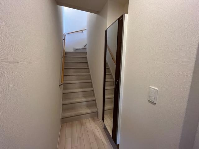 物件内観写真27　(玄関)