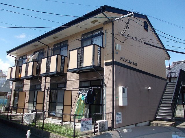 物件外観写真1　(きれいな外観です)