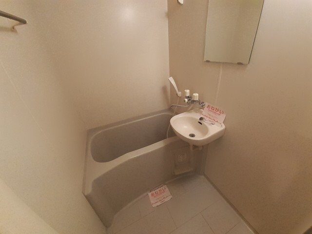 物件内観写真11　(落ち着いた空間のお風呂です)