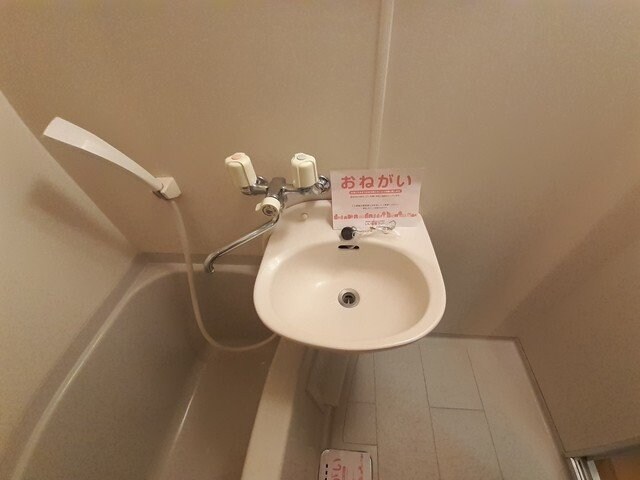 物件内観写真12　(脱衣スペースもあります)