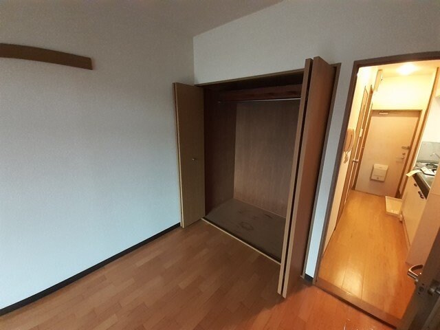 物件内観写真17　(小物を収納するのに便利です)