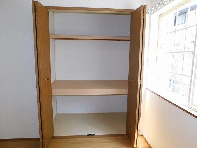 物件内観写真18　(ちょっとした収納スペースも充実しています)