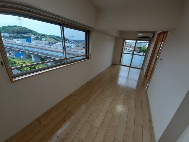 物件内観写真9　(使いやすい居間です)