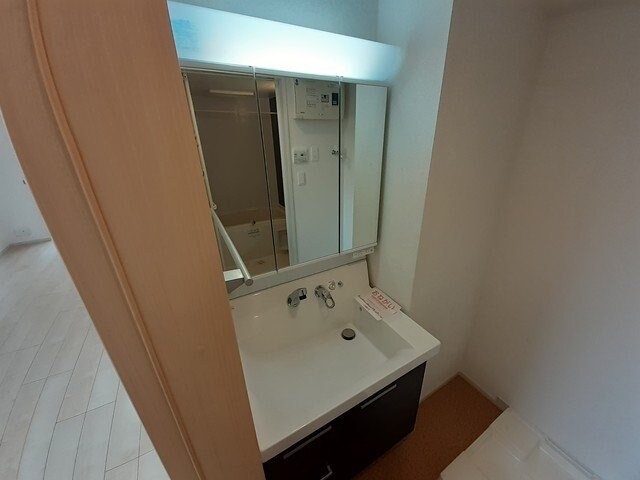 物件内観写真12　(脱衣スペースもあります)