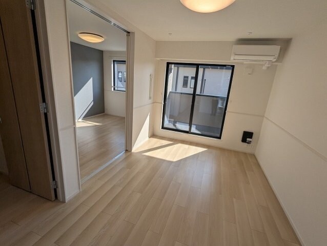 物件内観写真9　(ゆったり過ごせるリビングです)